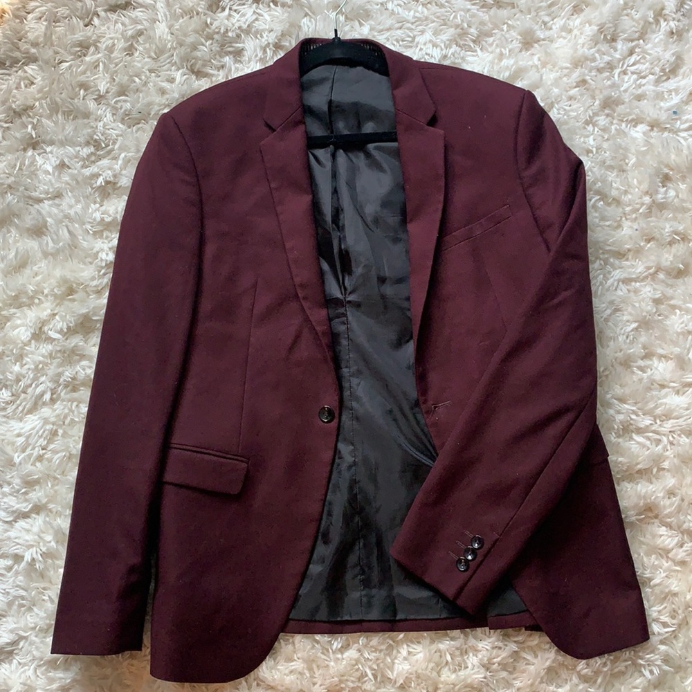 Zara men’s two piece maroon suit worn once.